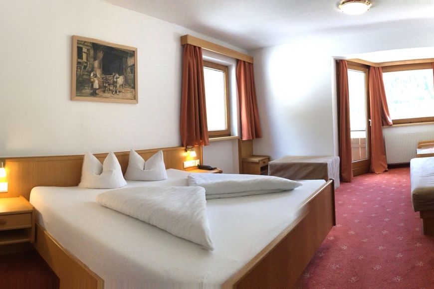 Dvoulůžkový pokoj pro jednu osobu, sprcha/WC (cca 22 m²), S Cover Photo