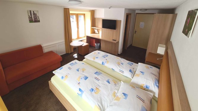 Hotel Stätzerhorn — photo 18