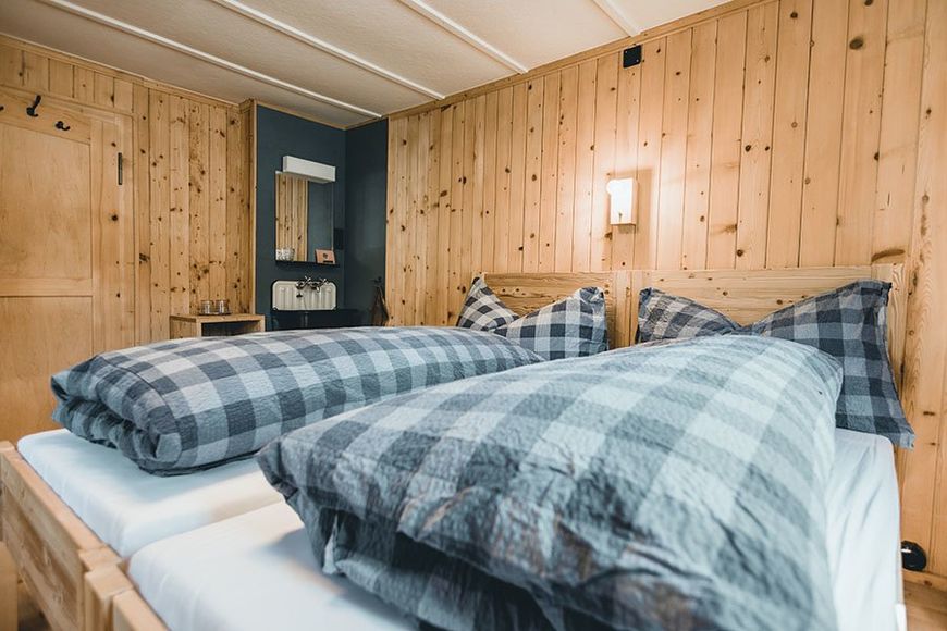 Dvoulůžkový pokoj, sprcha/WC na chodbě (cca 15 m², Klassic), P Cover Photo