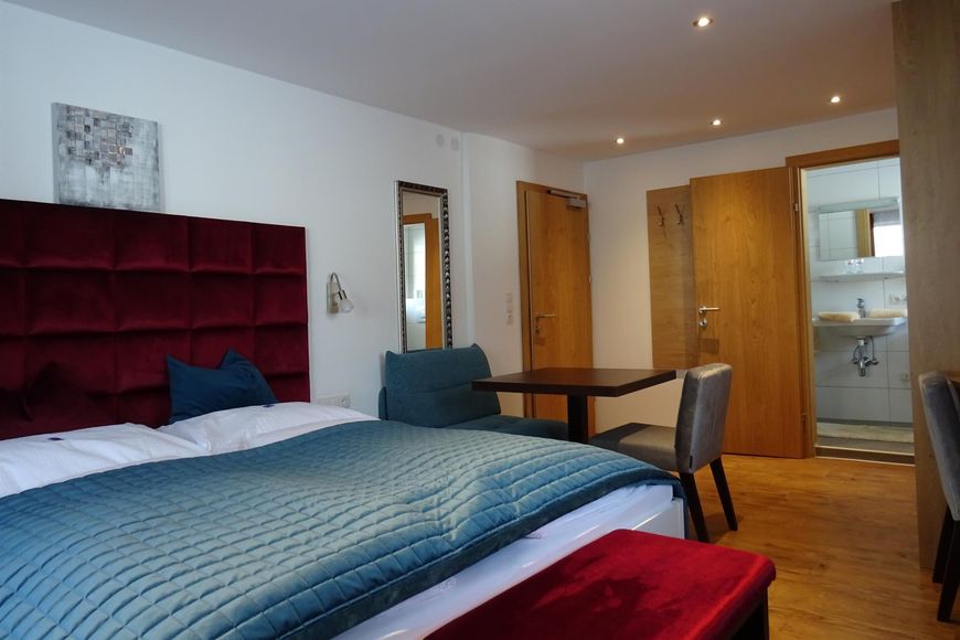 Dvoulůžkový pokoj, sprcha/WC (typ A), P Cover Photo