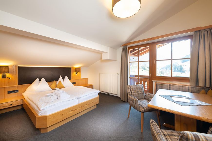 Rodinný pokoj, koupelna/WC (35 - 45 m², typ A, max. 2 dos. + 2 děti), AI light Cover Photo