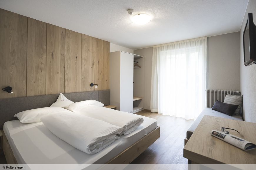Dvoulůžkov&yacute; pokoj pro jednu osobu, sprcha/WC (cca 22 m&sup2;, standard), P