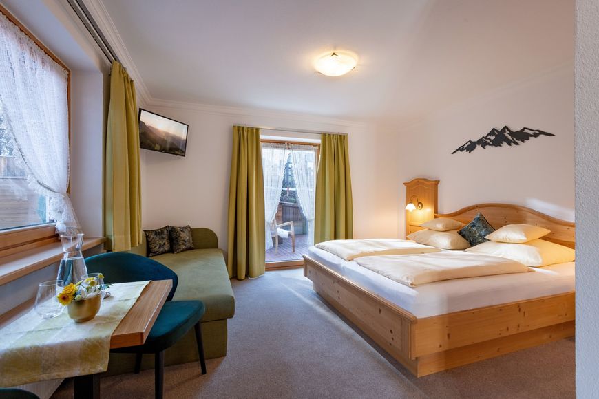 Dvoulůžkový pokoj, sprcha/WC (standard), P Cover Photo