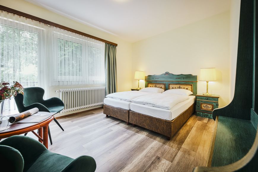 Dvoulůžkov&yacute; pokoj, koupelna/WC (cca 20 m&sup2;, Basic), AI light