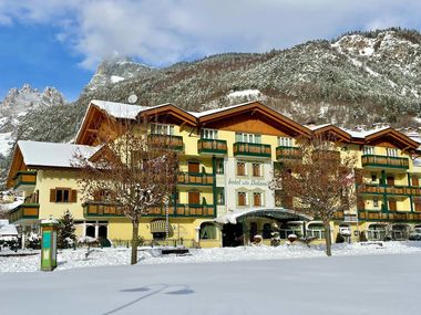 Alle Dolomiti Boutique Lake Hotel