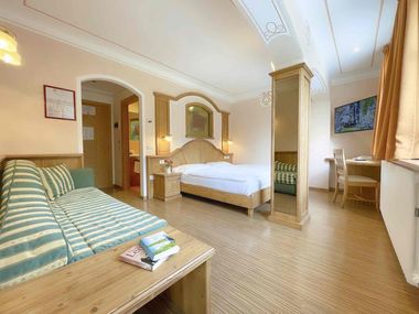 Alle Dolomiti Boutique Lake Hotel