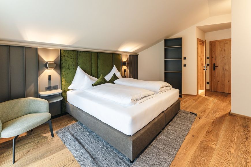 Dvoulůžkov&yacute; pokoj/přist., sprcha/WC (30 - 35 m&sup2;), P