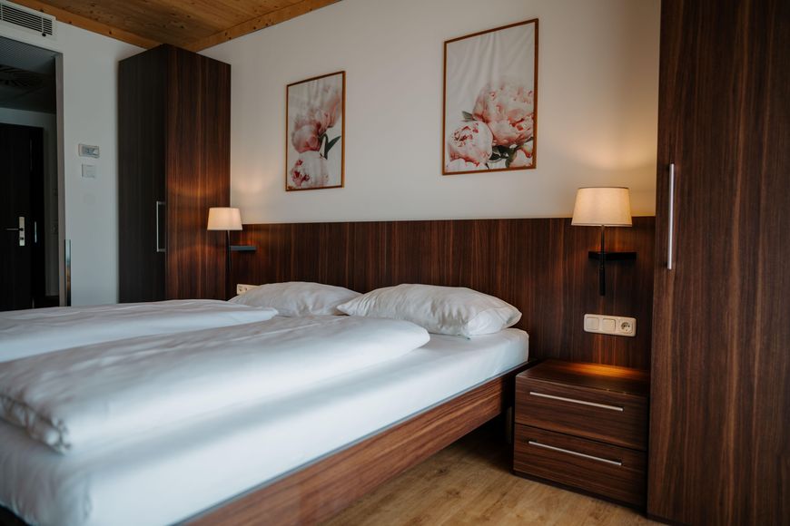 Jednolůžkový pokoj, sprcha/WC (cca 20 m²), S Cover Photo