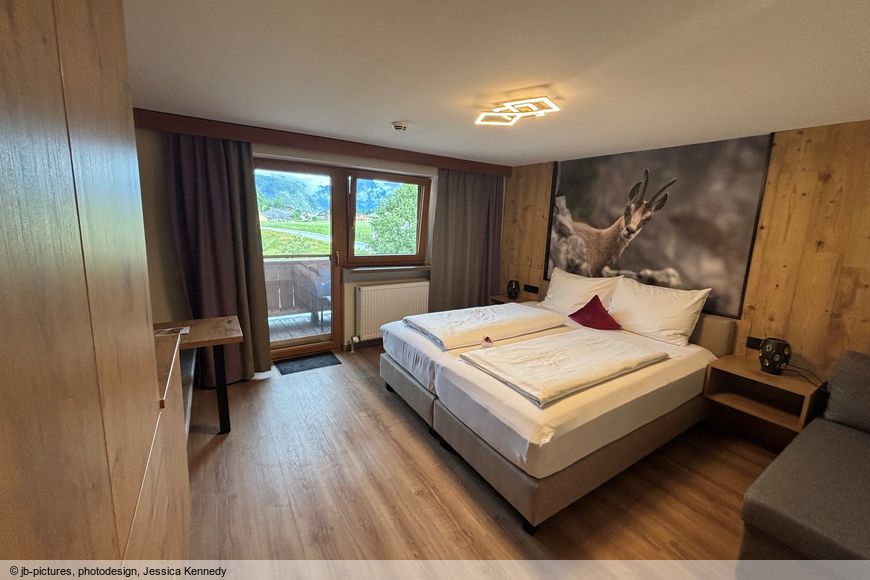 Dvoulůžkov&yacute; pokoj, sprcha/WC (20 - 28 m&sup2;), P PLUS