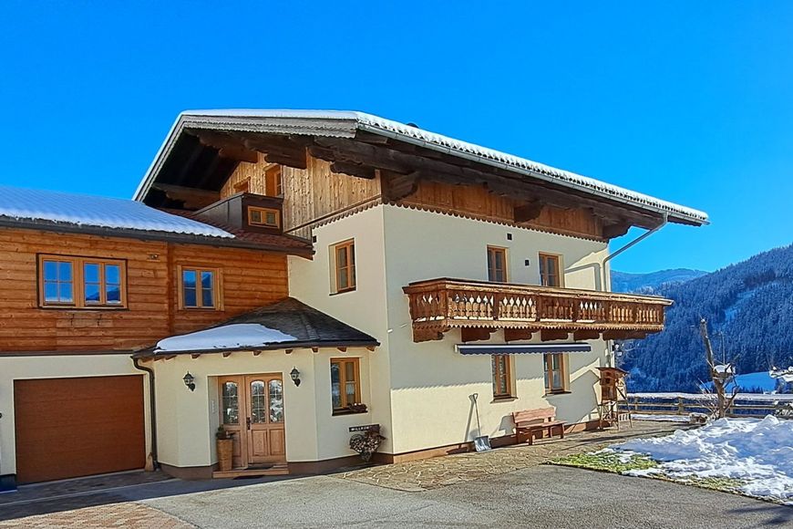 Apartm&aacute;n - 4 os. (cca 80 m&sup2;), BS