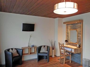 ROJ Rooms & Suites