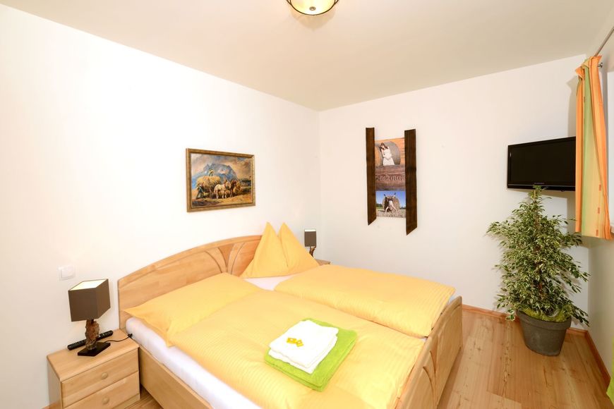Apartm&aacute;n - 5 os. (cca 75 m&sup2;, Schwalbennest), BS