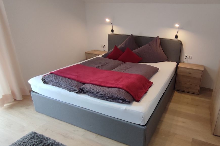 Apartm&aacute;n - 4 os. (cca 60 m&sup2;), BS