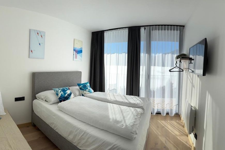 Dvoulůžkov&yacute; pokoj pro jednu osobu, sprcha/WC (20 - 25 m&sup2;), P