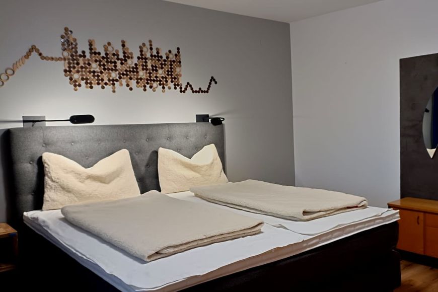 Apartm&aacute;n - 4 os. (cca 90 m&sup2;), BS
