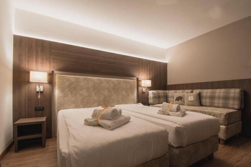 Dvoulůžkov&yacute; pokoj, sprcha/WC (cca 18 m&sup2;, Superior), P