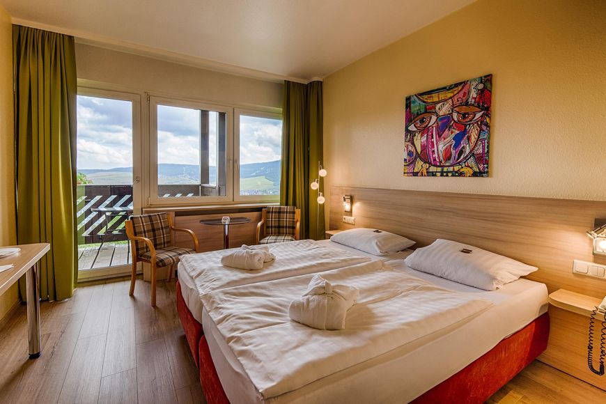Dvoulůžkov&yacute; pokoj, sprcha/WC (cca 16 m&sup2;, standard), AI light