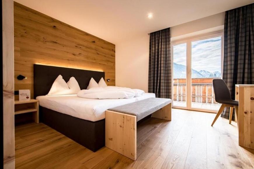 Dvoulůžkov&yacute; pokoj, sprcha/WC (cca 26 m&sup2;, Rieserferner, komfort), P