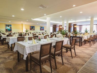 Hotel Ramada Hotels & Suites