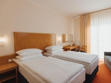 Hotel Ramada Hotels & Suites