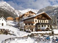 1. Almwellness Hotel Tuffbad Dörfl in St. Lorenzen im Lesachtal (Österreich)