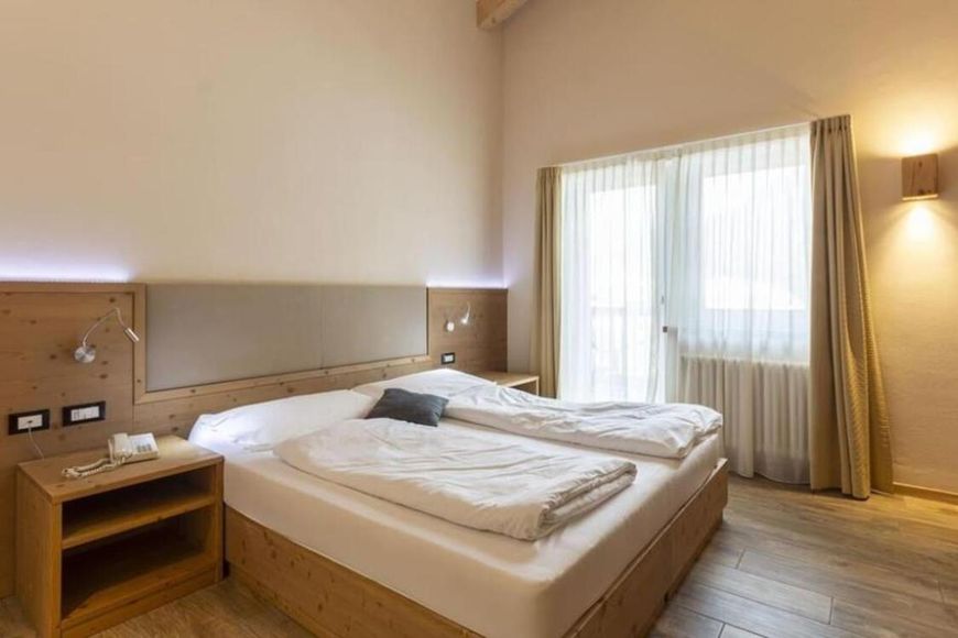 Dvoulůžkov&yacute; pokoj, sprcha/WC, P