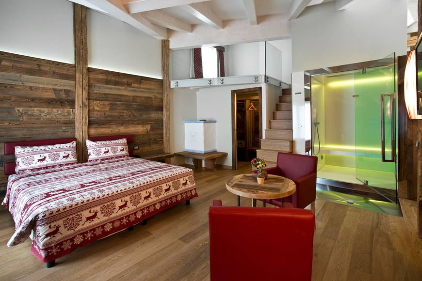 Dvoulůžkov&yacute; pokoj/2x přist., sprcha/WC (cca 14 m&sup2;, Comfort), P