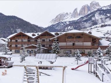 Hotel Sella Ronda & Dependance Serenella in Campitello
