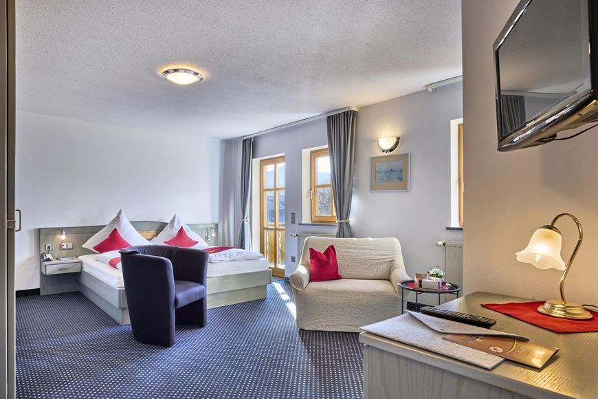 Dvoulůžkov&yacute; pokoj, sprcha/WC (cca 20 m&sup2;, Silberberg), P