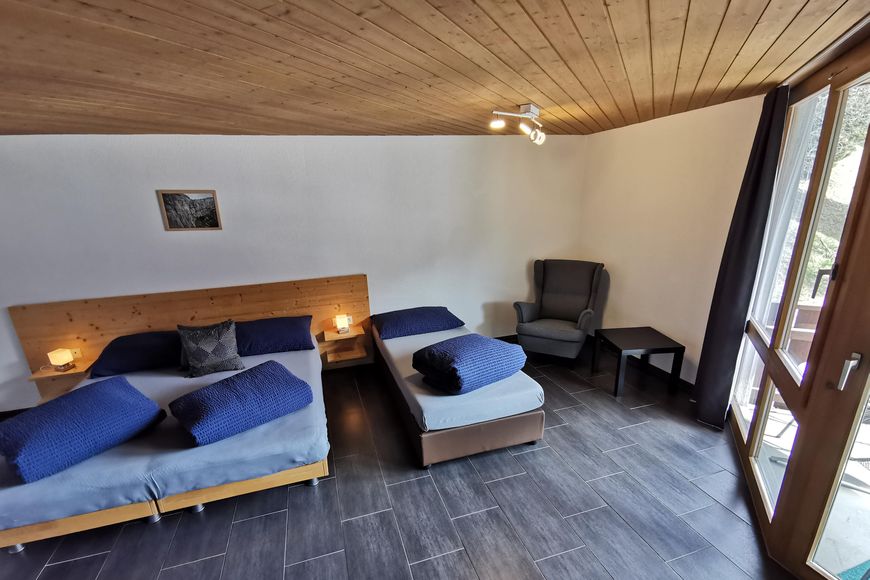 Dvoulůžkov&yacute; pokoj, koupelna/WC (cca 30 m&sup2;), P