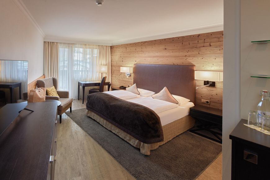 Dvoulůžkov&yacute; pokoj pro jednu osobu, sprcha/WC (Alpenwohnen S, balkon), P PLUS