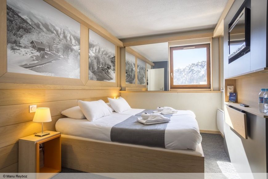 Dvoulůžkov&yacute; pokoj, sprcha/WC (cca 12 m&sup2;), PP