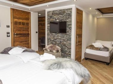 Hotel K2