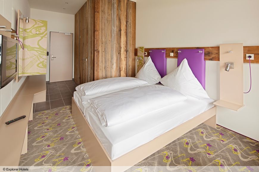 Dvoulůžkov&yacute; pokoj pro jednu osobu, sprcha/WC (cca 21 m&sup2;), S